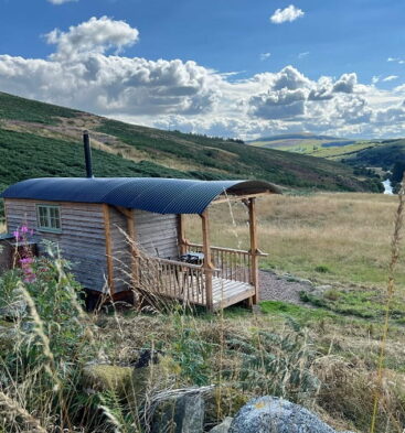 Exterior view of Bruadar glamping hut in Glen Isla