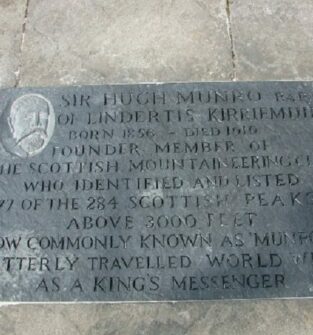 Engraved Paving at Cumberland Close