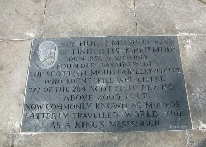 Engraved Paving at Cumberland Close