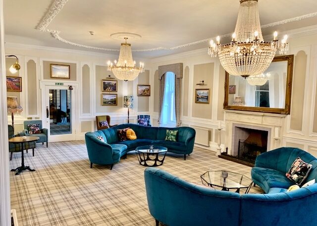 Glenesk Hotel Chandelier Room