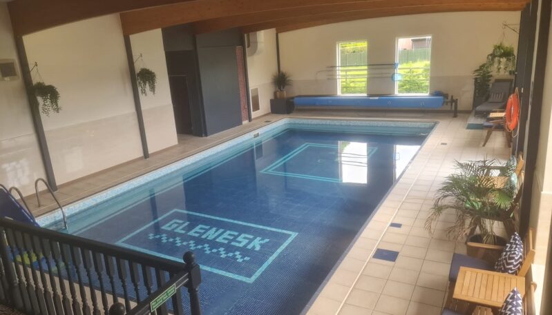 Glenesk Hotel Swimming Pool