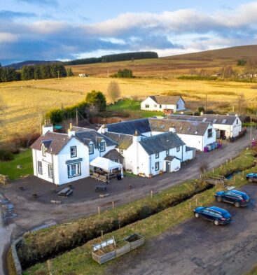 Glenisla Hotel - Accommodation in Glen Isla