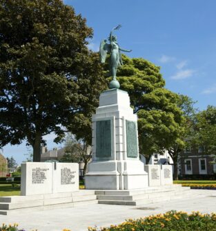 Montrose War Memorial