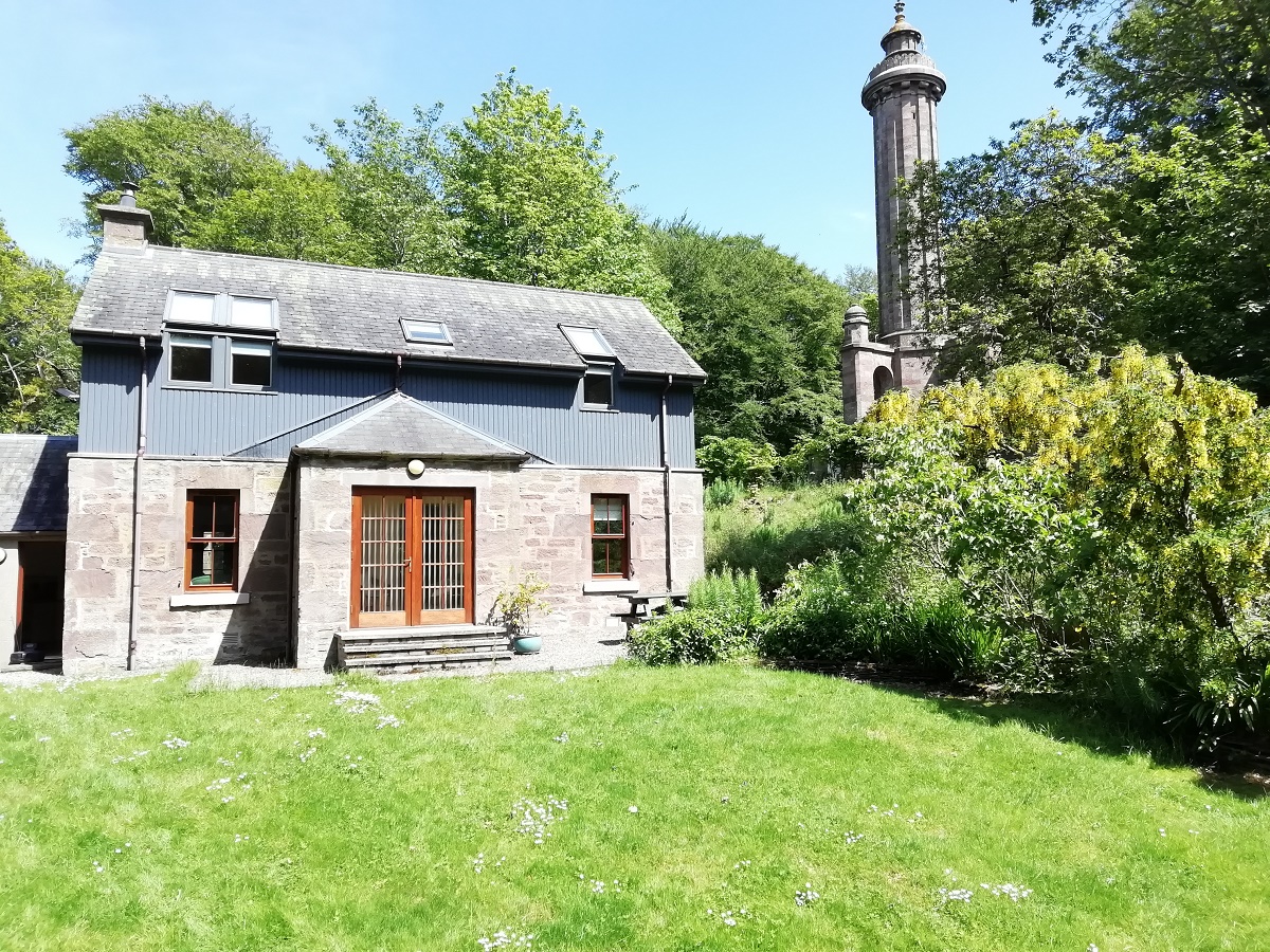 Monument Cottage - Self Catering Accommodation near Carnoustie
