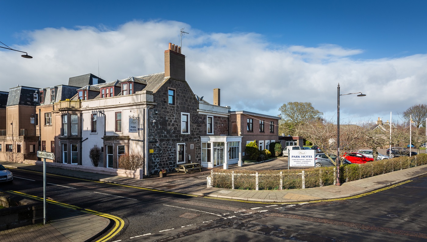 Exterior view of Park Hotel in Montrose