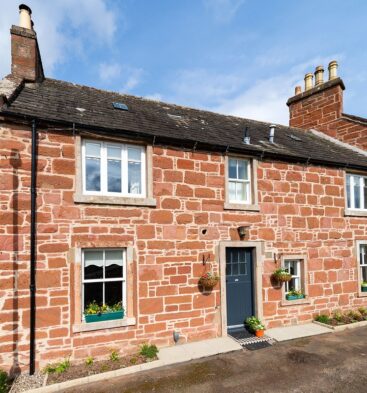 Exterior view of Thrums Cottage in Kirriemuir